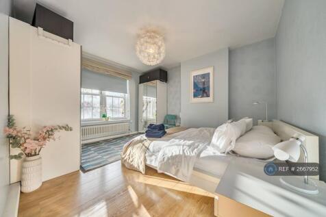 Bedroom 1 - King Bed