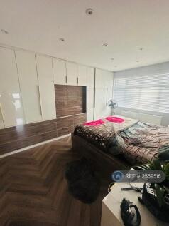 Master Bedroom With Wardrobe, Bed &amp; Vanity Unit