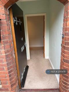 Upper Level Entrance Hall 