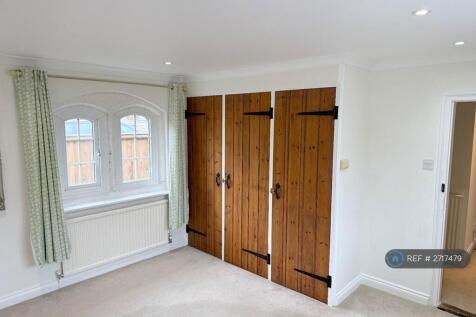 Bedroom 1 - Built In Wardrobes 