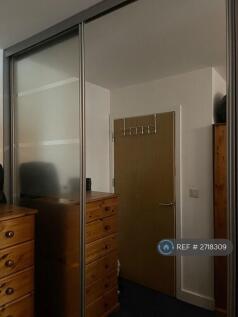 Bedroom With Built In Large Wardrobe 