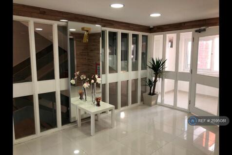 Quality Lobbies On Every Floor With Bespoke Floor