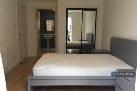 En-Suite Bedroom With Garden Access