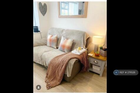 Setup 1 - Living Room With Tv Bracket &amp; Dinner 