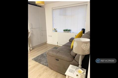 Setup 1 - Living Room With Tv Bracket &amp; Dinner 