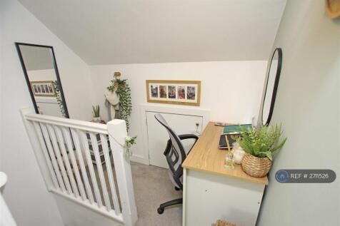 Landing Can Be Used As Office Space Etc