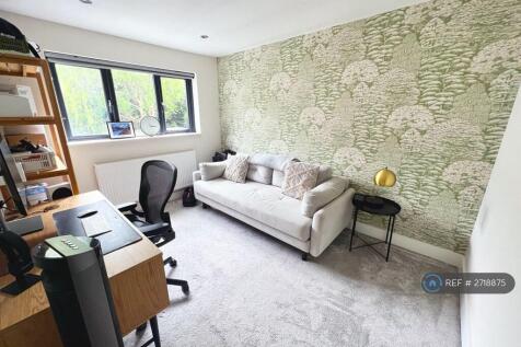 Second Bedroom / Office (With Sofa Bed)