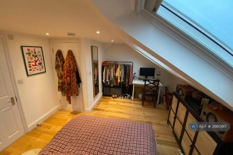 Loft Room With En-Suite