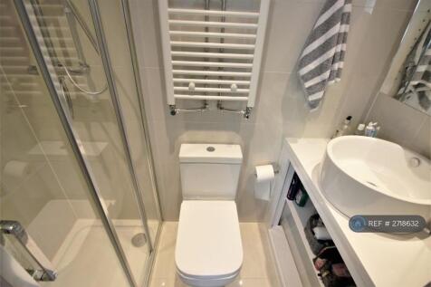 En-Suite (2)