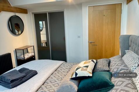 Bedroom 1 (First Floor)