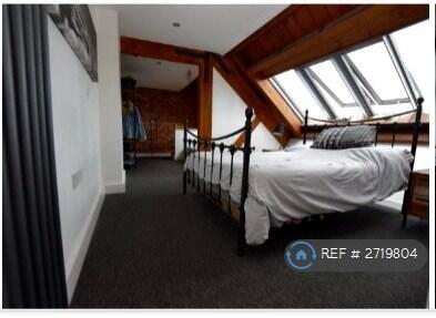 Bedroom 2 (Second Floor)