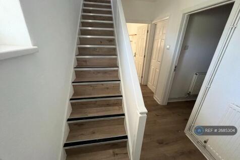 Entrance Hall / Stairway