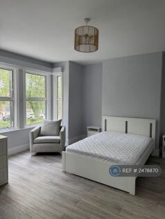 Bedroom 5 (Very Spacious Room)