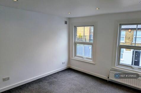 Bedroom 1 (No Furniture)