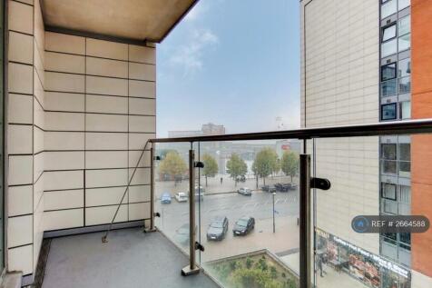 Apartment In London E16