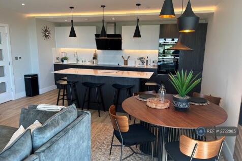 Kitchen / Dinning Area