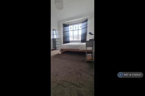 Front Bedroom Double Large