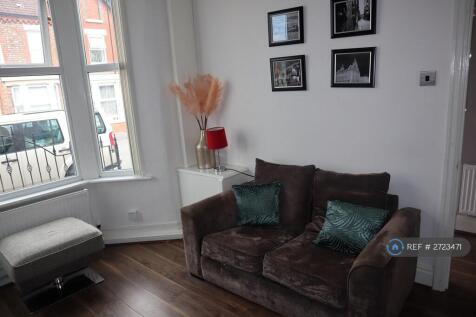 Front Room/Bay Window