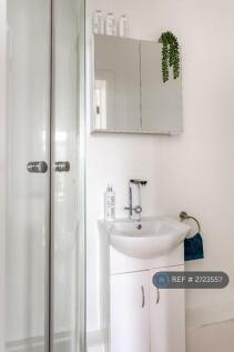 Modern Private Bathroom