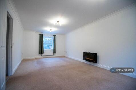 Living Room (Facing Back Of Building)