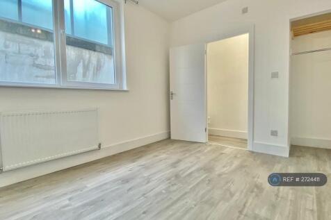 Master Bedroom With En-Suit