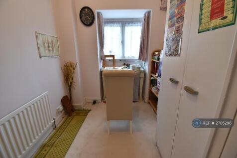 Bedroom 5/ Study Room