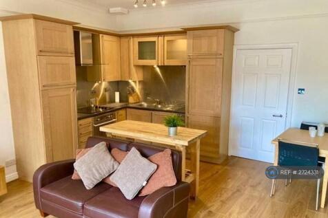 Lounge &amp; Kitchen