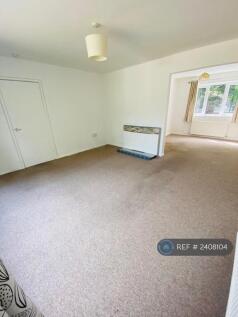 Large ¿l¿ Shaped Reception Room