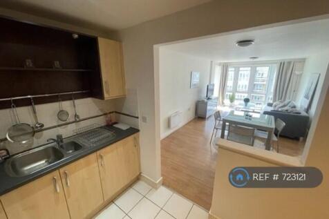 Kitchen &amp; Lounge