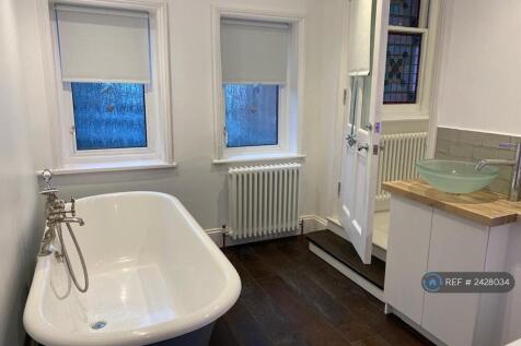Main Bathroom Roll Top Bath