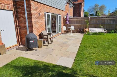 Garden Patio With Bbq