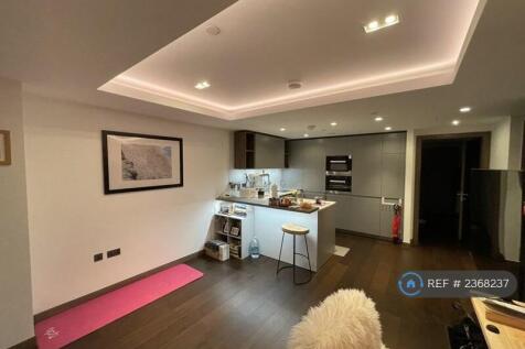 Shared Living Room &amp; Kitchen