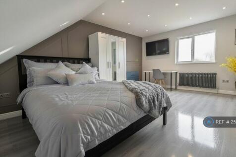 £1100pm - Studio Loft