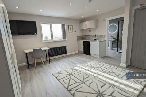 Studio Loft Kitchenette (£1100pm)