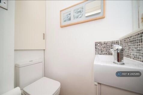 Bedroom 2 - Ensuite 