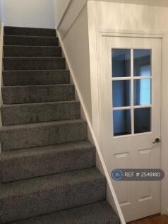 Entrance Hallway (New Carpet Fitted)