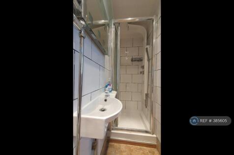 Bedroom 1 Ensuite - a Touch Of Luxury