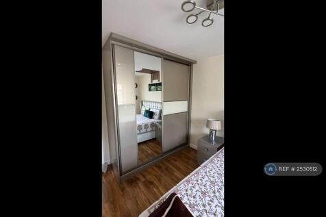 1 Bedroom Fitted Wardrobe