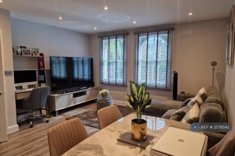 Living Room/Kitchen