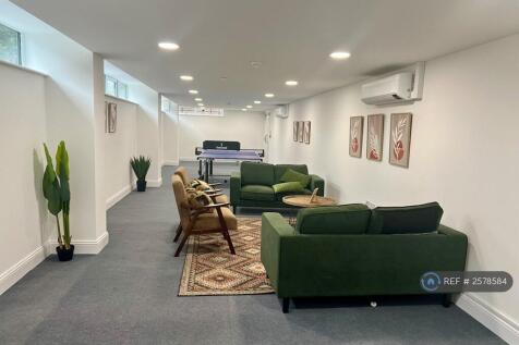 Play/Chill Area