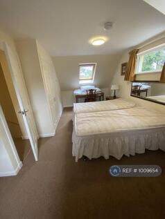 Bedroom With Built In Wardrobe