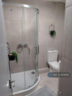 Bathroom (Upstairs)