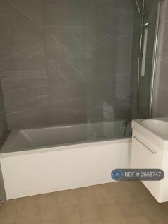 Bathroom With Shower/Bath