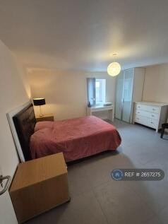 Room 2 Available £545pcm