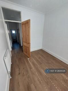 Bedroom 1 (First Floor)