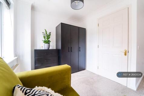 Bedroom 1 &#43; Extra Large &#43; Balcony