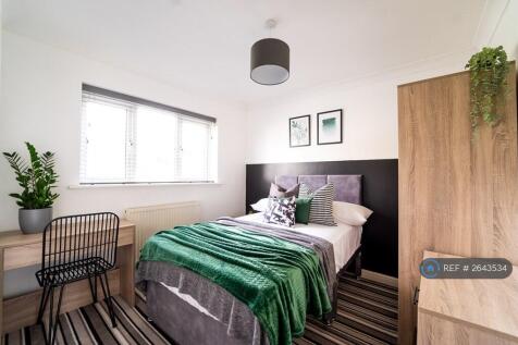 Bedroom 2 &#43; Ensuite