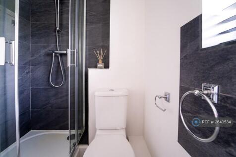 Bedroom 2 &#43; Ensuite