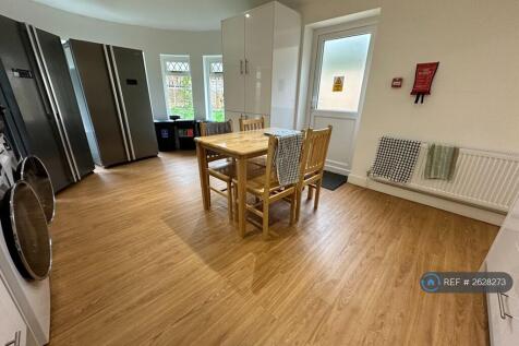 Large Kitchen/Dining