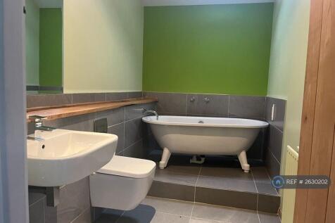 Studio Bathroom